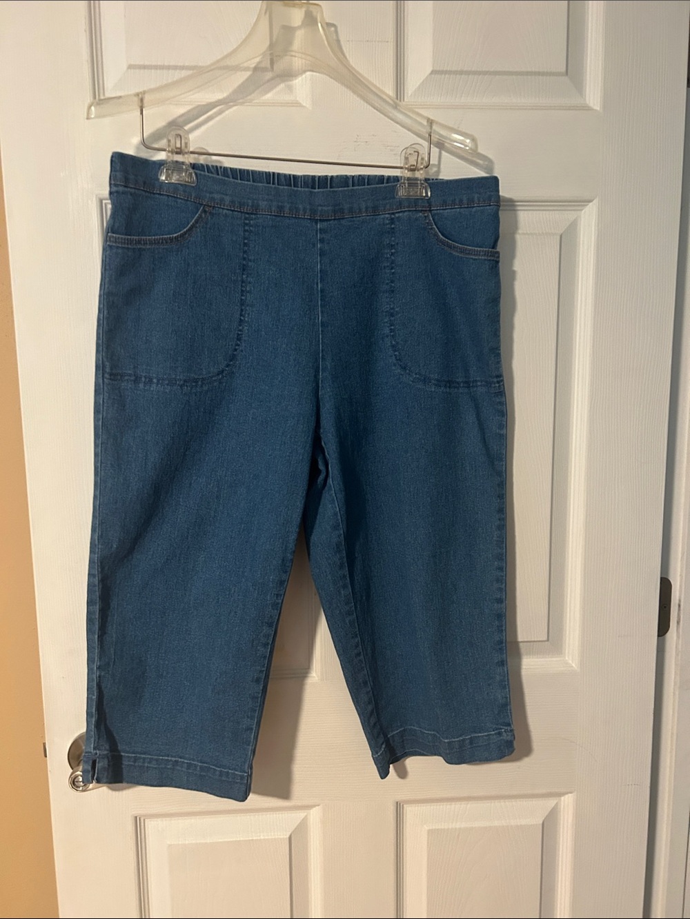 Women's Blue Denim Capris